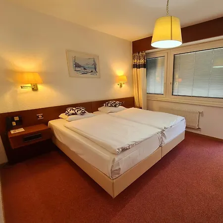 Hotel De La Poste 3*