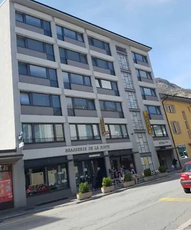 De La Poste - Center 3*