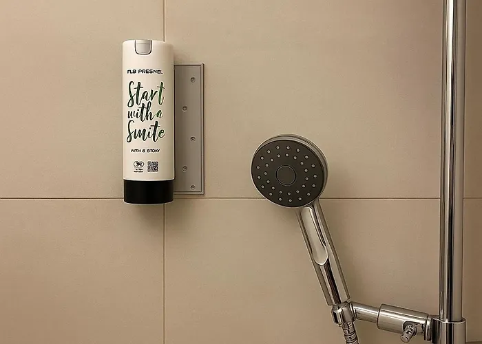 De La Poste - Center 3*